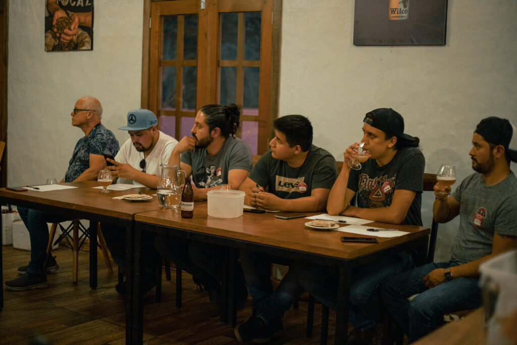 Cerveceros de la Asocerv durante la Gran Reunión Cervecera 2022 en Loja